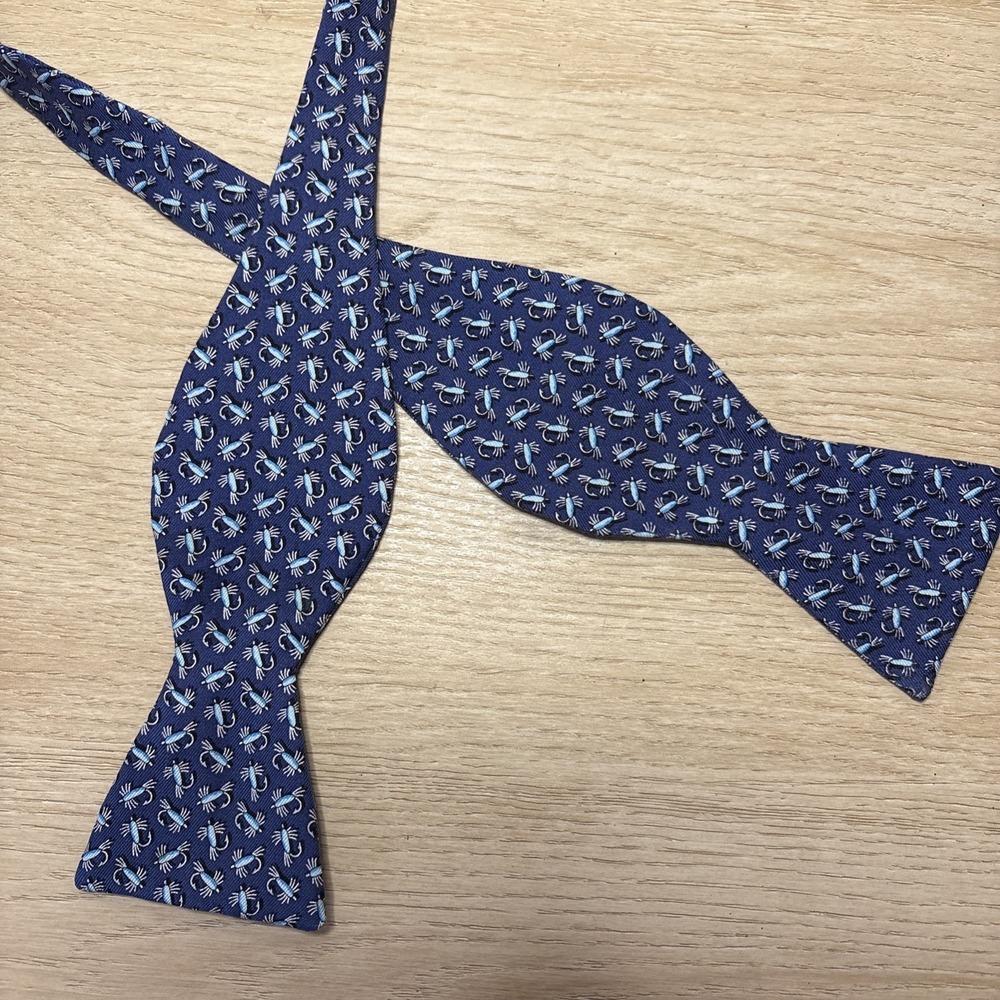 Vineyard Vines Blue Fishing Lure‎ Bow Tie Necktie Adjustable 100% Silk USA